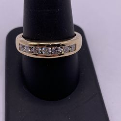 14kt Gold Diamond Single Row Ring - 8.12g, Size 10.