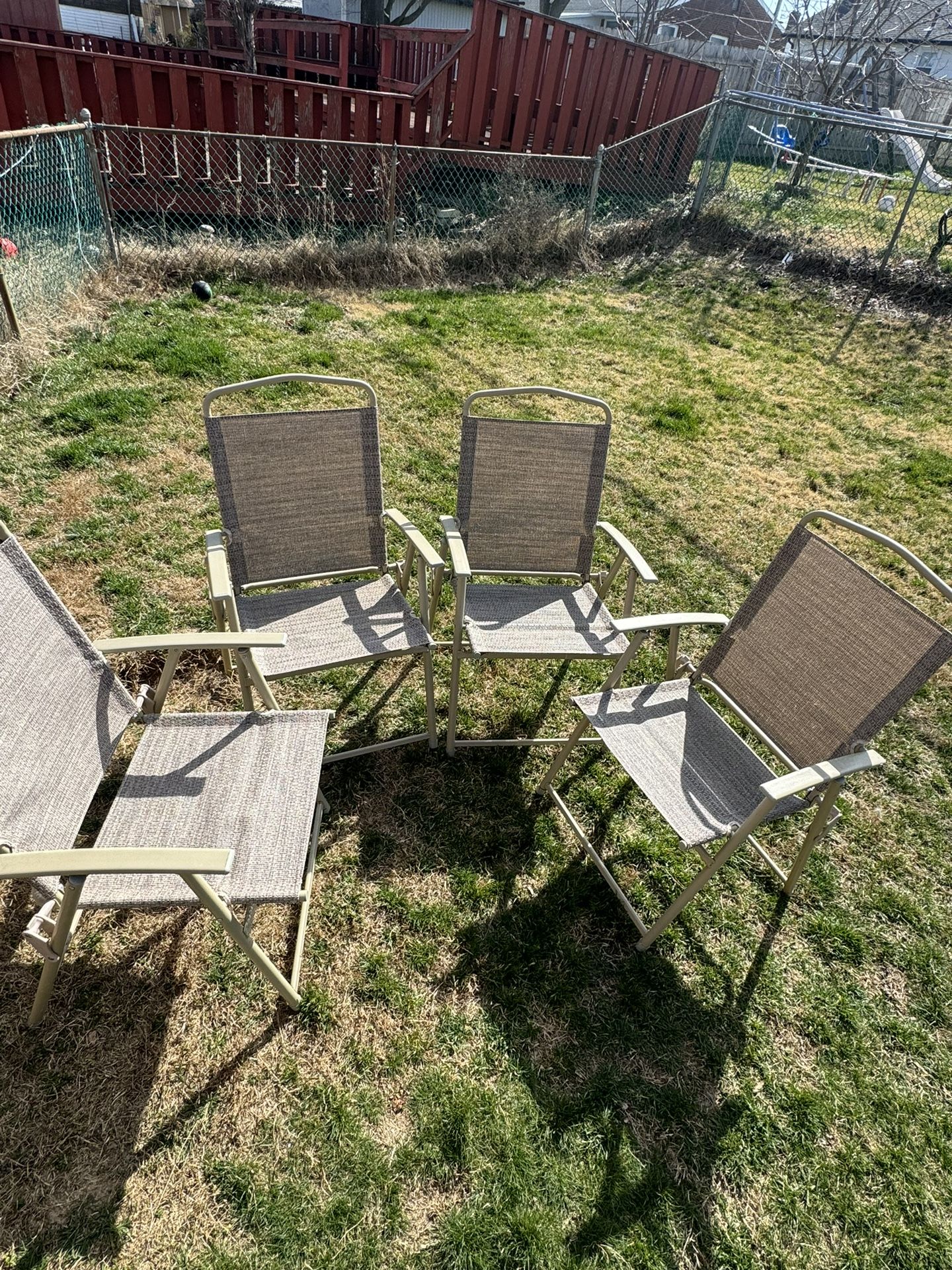 Outdoor Holding Chairs 