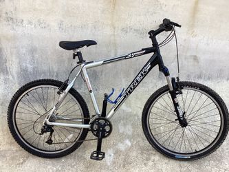 TREK SERIES 4 MOUNTAIN BIKE