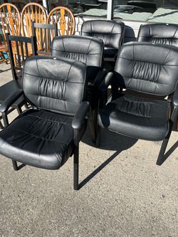 (In store) Black Padded Pleather Lounge Office Chairs