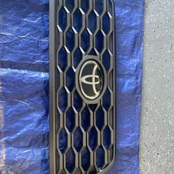 2022 Toyota Tacoma TrD Sport 4x4 Front Grill With SOS 