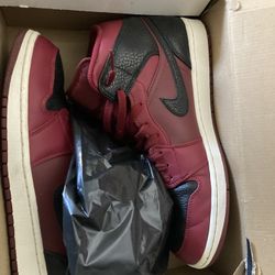 Air Jordan 1 Mid