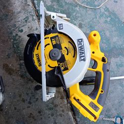 DeWalt cordless saw