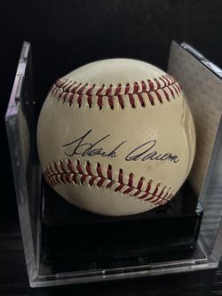 Autographed Hank Aaron baseball psa/dna