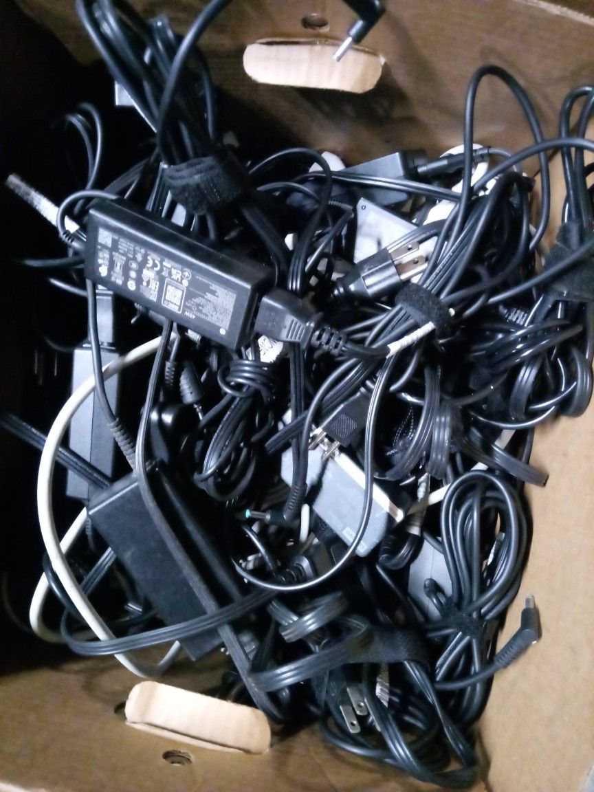 Lot Of Laptop Chargers For Different Brands Dell Hp Lenovo Apple Aprox 15-20
