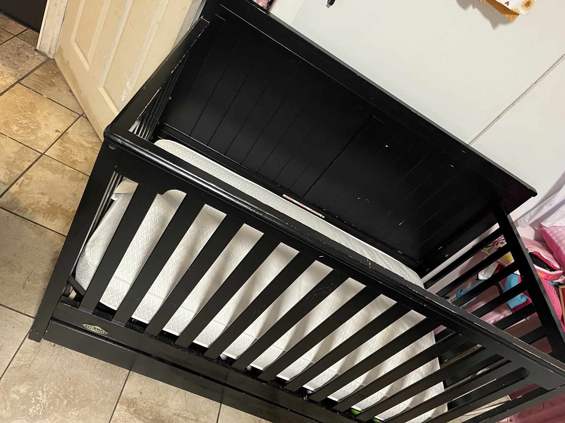 Black Crib