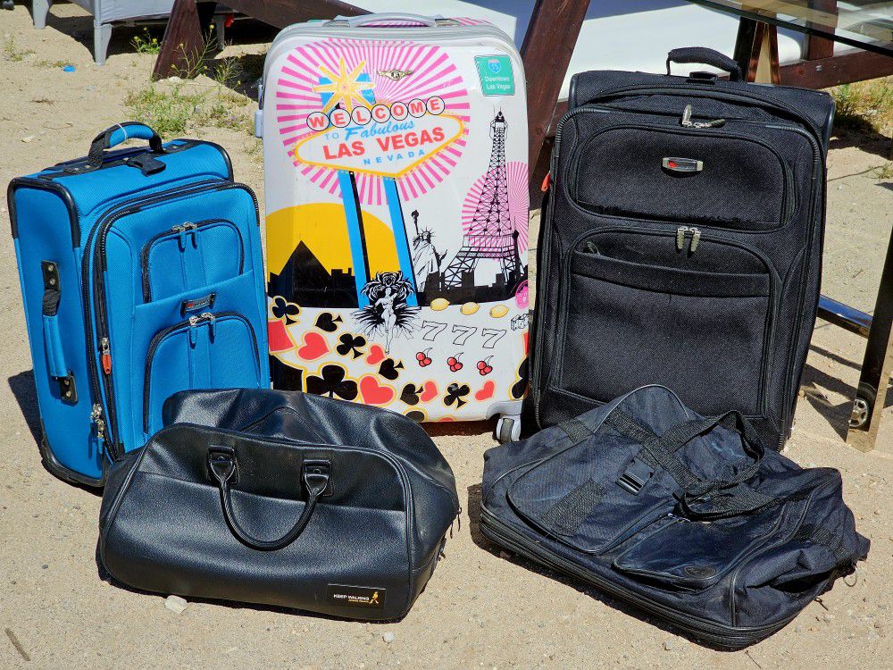 Luggages & Travel Bags / Maletas De Viaje. 