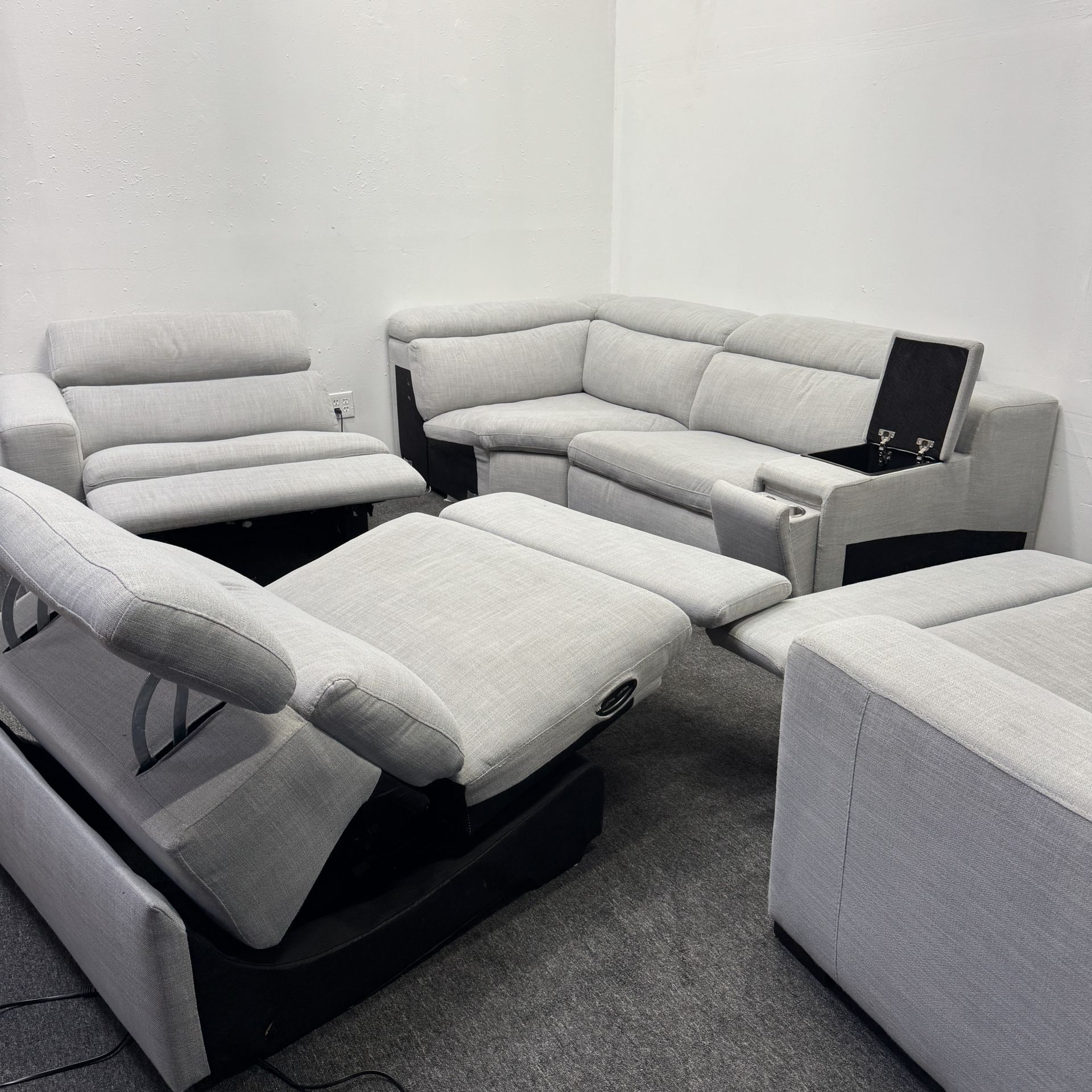 ❌2k OFF❌ 6 Pc Power Recliner Sectional - Modular - Can Deliver