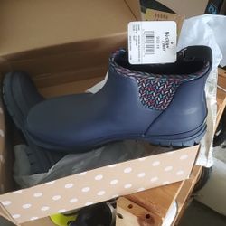 Waterproof boot women size 10