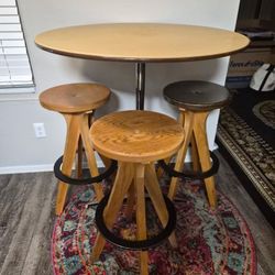 Round High Top Bar Table set
