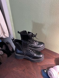 Platform boots