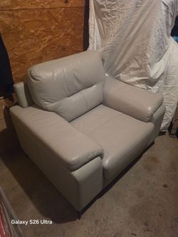 accent chair.  (LAKE ELSINORE CA)
