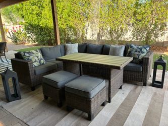 Outdoor Wicker Sectional Patio Set + Table – Good Condition