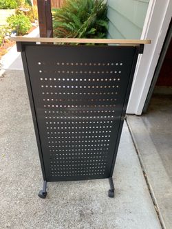 Rolling table/podium