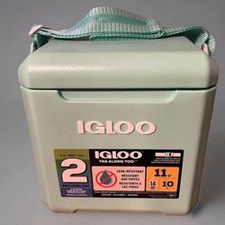 Igloo Cooler Tag Along 