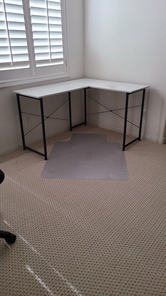 Corner Desk FREE!