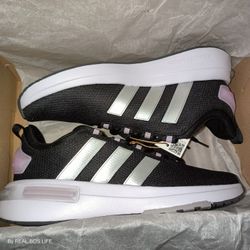 BRAND NEW WOMEN'S ADIDAS.. RACER TR23  SIZE 7.. 7 1/2