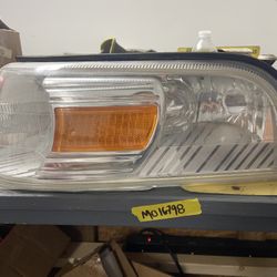 06-09 Mercury Grand Marquis Left Driver Side Parking Light