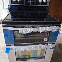 New Whirlpool
6.7 cu. ft. 5 Burner Element Double Oven Electric Range with True Convection in Stainless Steel