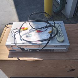 Combo VHS/DVD Player Works Great