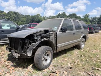 2000 CHEVY BLAZER IN FOR PARTS!!