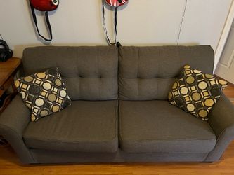 Nice clean couch non smoking home no pet hair