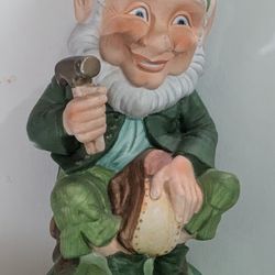 Hoffman Distilling Co. Mr. Lucky Series Decanter – Mr. Shoe Cobbler–1973–Musical My