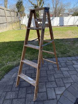 Vintage 4 ft ladder