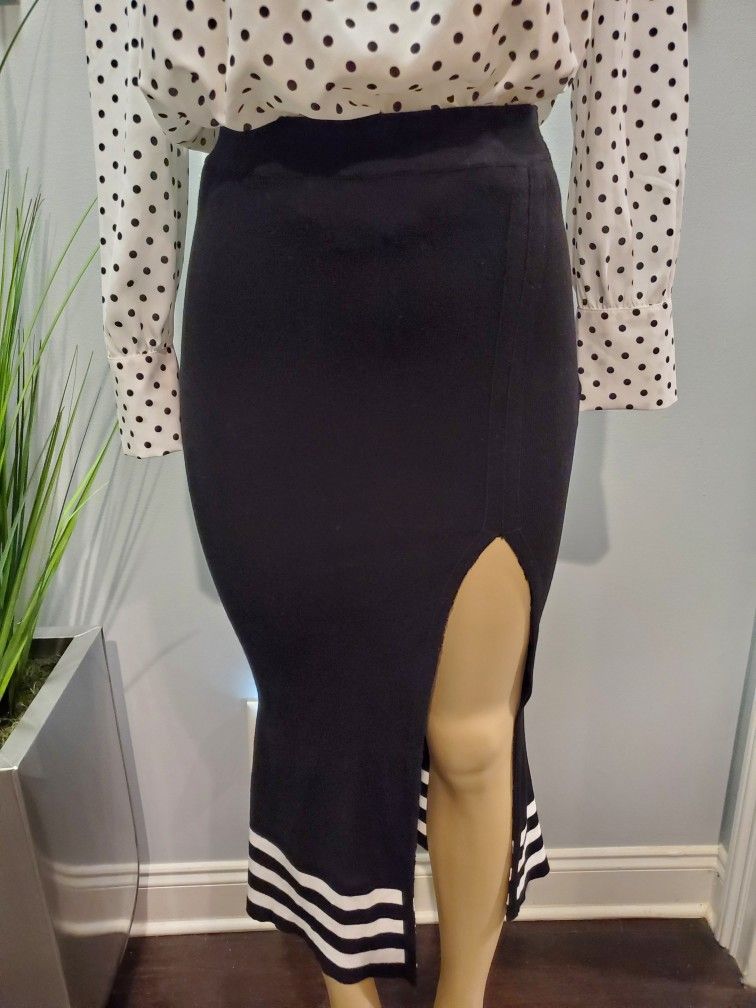 Hot Miami Styles Black Midi Skirt Size Medium
