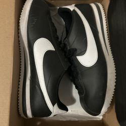 Nike Cortez Like New