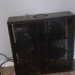 EDISON BOX FAN WELL BUILT NOT TODAYS JUNK HAS A THERMOTAT CONTROL 
