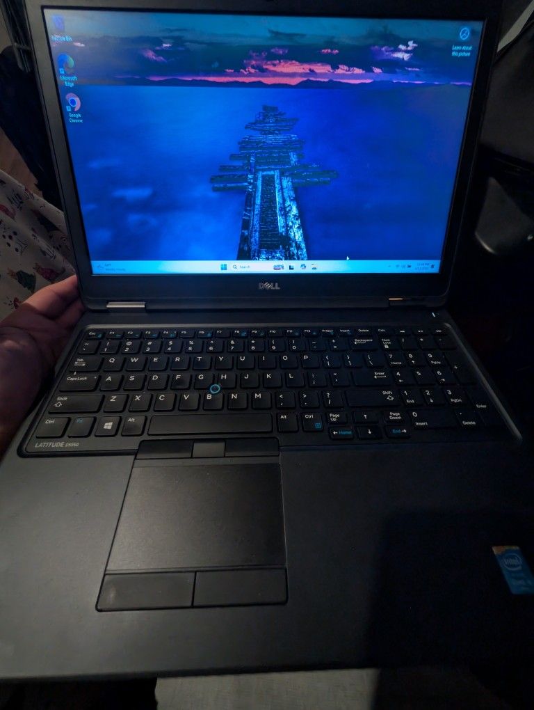 Dell 15in Laptop Full Keyboard Gaming School Work