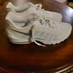 Nike Air Max Invigor