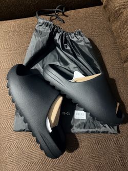 YZY YS-01 Slide “Black”