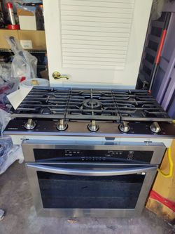Smart cooktop stove with oven