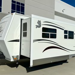 2009 Northwood Arctic Fox Silver Toy Edition 27FT