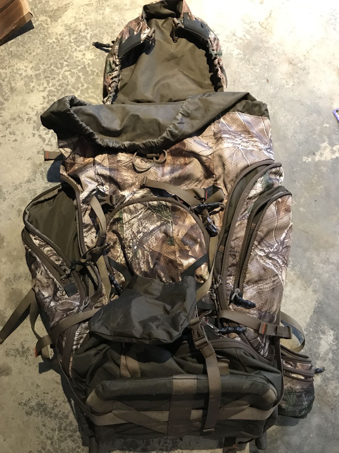 RedHead hunting backpack/ pack frame.