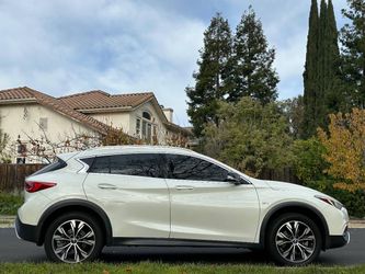 2018 INFINITI QX30