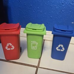 Kids Toys Trash & Recycle Bins $1 All Including 2 Plushies 