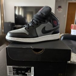 AIR JORDAN 1 HI FYEASE (GS) SIZE 5/5Y