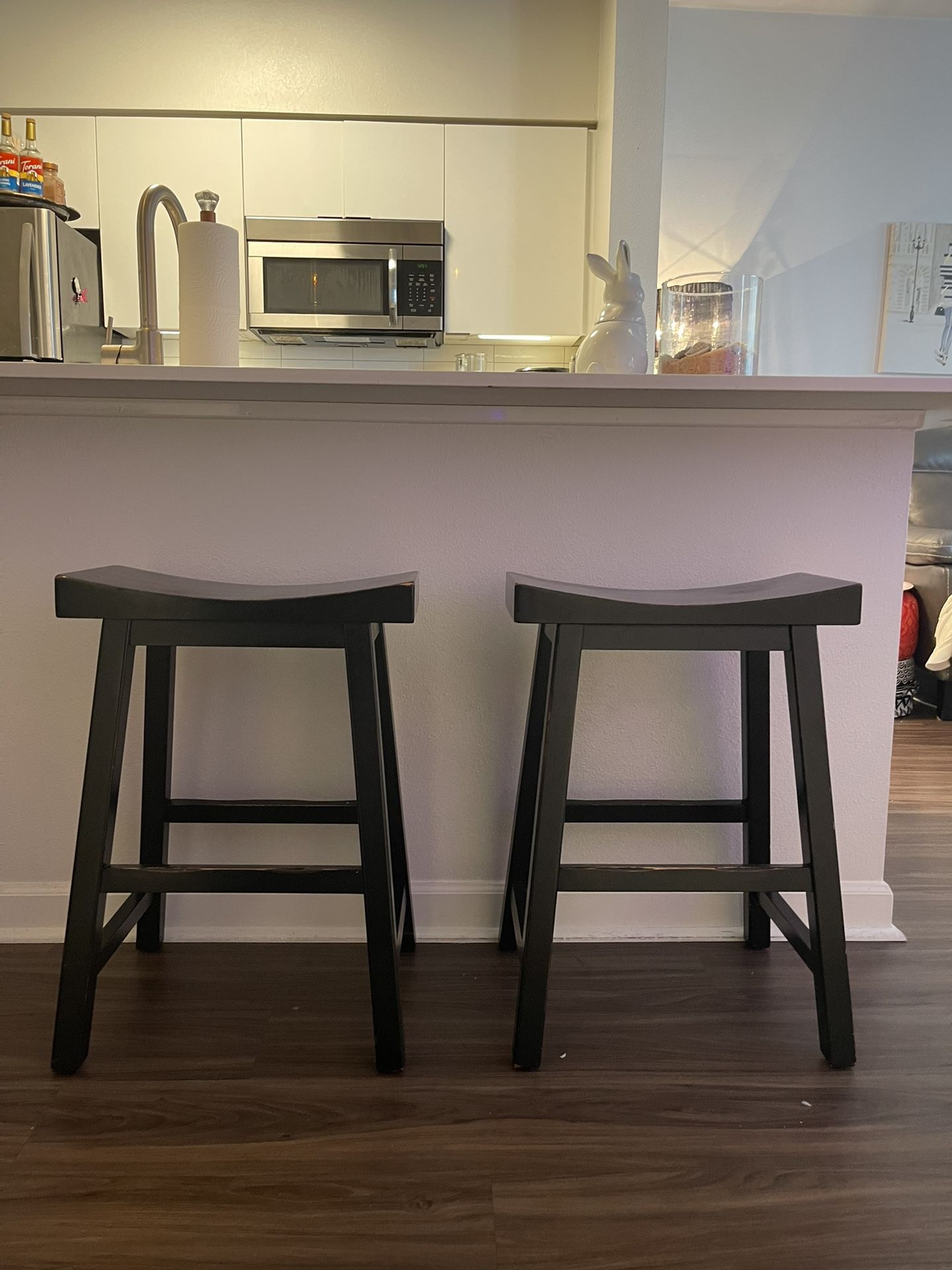 Set Of 2 Solid Wood Saddle Seat Kitchen Dining Stool, Counter Bar Stool, Backless