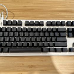 IQUNIX S87 HOT-SWAPPABLE MECHANICAL KEYBOARD