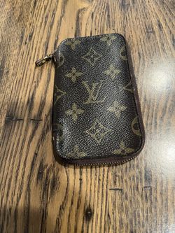 Louis Vutton Zippered Key Holder