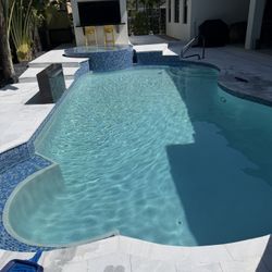 Limpieza De Pisicna Semanal/Pool Weekly Cleaning 