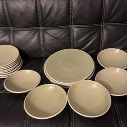 Beautiful Ceramic Set ( Bowls And Plates )
