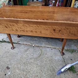 VERY NICE LOOKING VINTAGE  SOLID WOOD  SOFA TABLE  MAY BE OAK  NOT SURE 