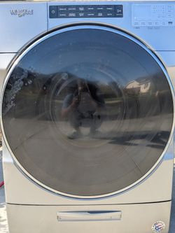 Like new washer & dryer combo top of the line