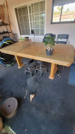 Free Table With Leaf