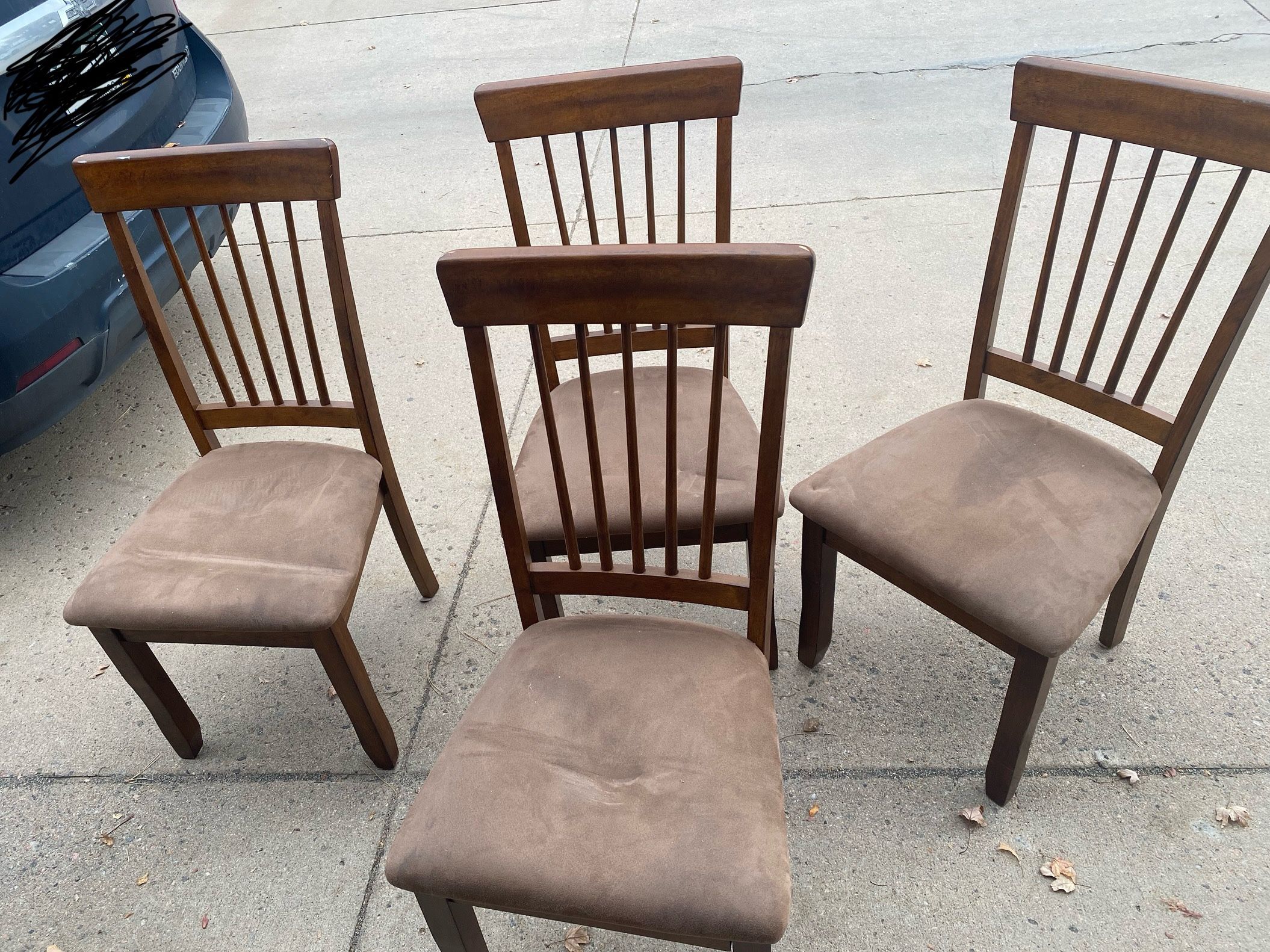 Round Table And Chairs Set