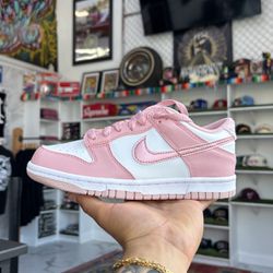 Nike Dunks pink velvet 